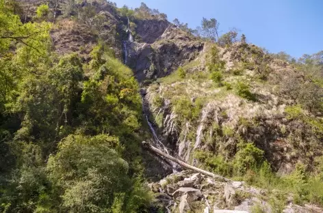 Cascade près de Shyabru Besi - Langtang