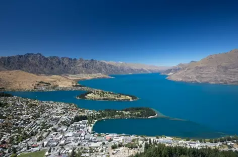 Ville de Queenstown et le lac Wakatipu - Nouvelle Zélande