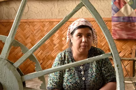 Fabrique de soie dans la vallée de Fergana - Ouzbékistan - 