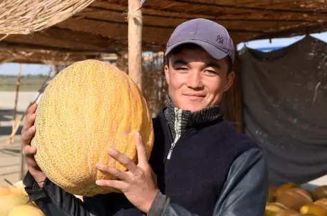 Marché sur la route de Samarcande - Ouzbékistan