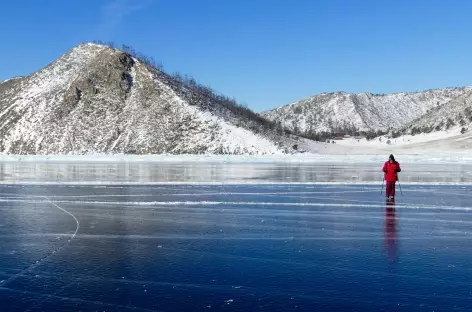 Petite marche sur la glace du Baïkal
