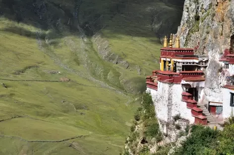 Le monastère de Drak Yerpa, en nid d'aigle - Tibet