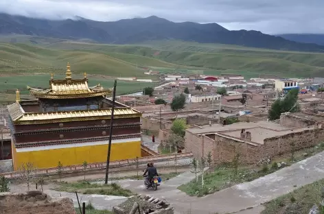 Village de l'Amdo entre Labrang et Tongren - Chine