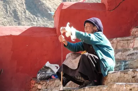 Tibétaine à Yumbulakhang - Tibet