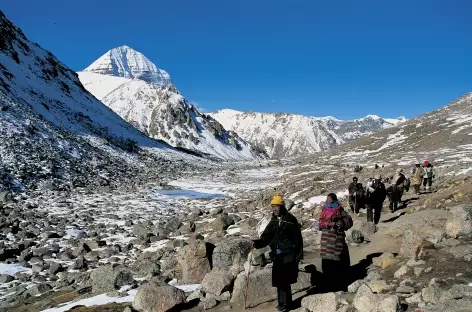 Montée vers le col de Dolma 