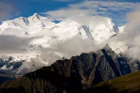 Vue sur les sommets au cours du trek - Tibet