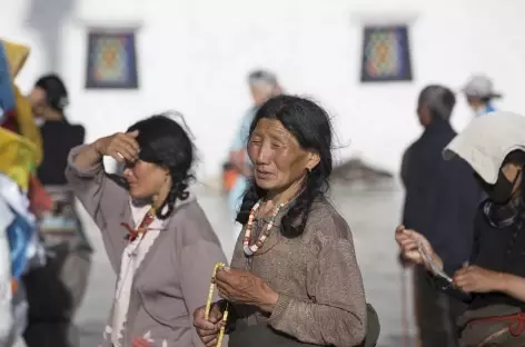 Pélerins dans Lhassa - Tibet
