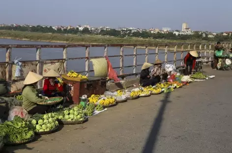 Marché sur fleuve rouge Nanoï