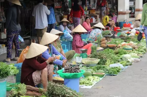 Un marché au bord du delta du Mékong - Vietnam - 
