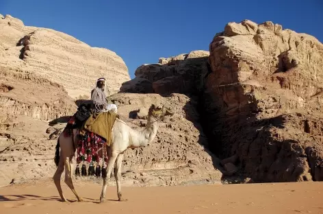 Bédouin dans le désert - Jordanie