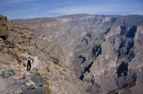Randonnée en balcon au Grand Canyon d'Arabie - Oman