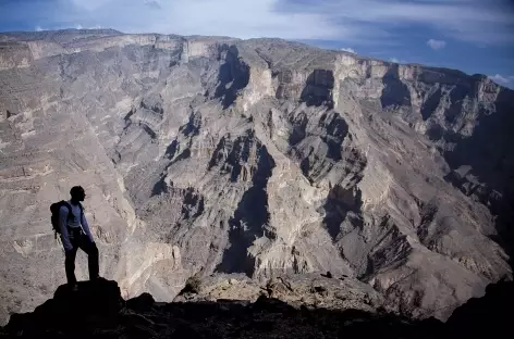 Randonnée en balcon au Grand Canyon d'Arabie - Oman