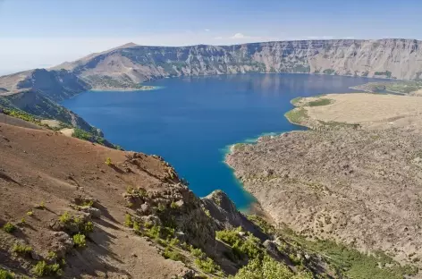 Suberbe caldeira du Nemrut, dominant le lac de Van - Turquie
