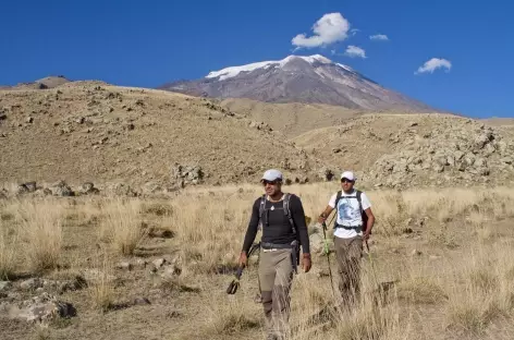 Dernière étape avant de rejoindre le village de Cevirmen (2200 m) - Turquie