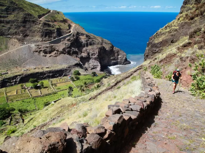 Randonnée dans la vallée de Alto Mira, Santo Antão - Cap-Vert, &copy; Julien Erster - TIRAWA 