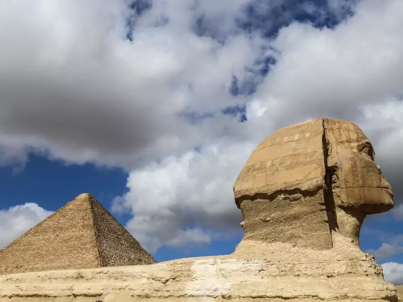 Le Sphinx et la Pyramide de Kheops , &copy; Christian Juni 