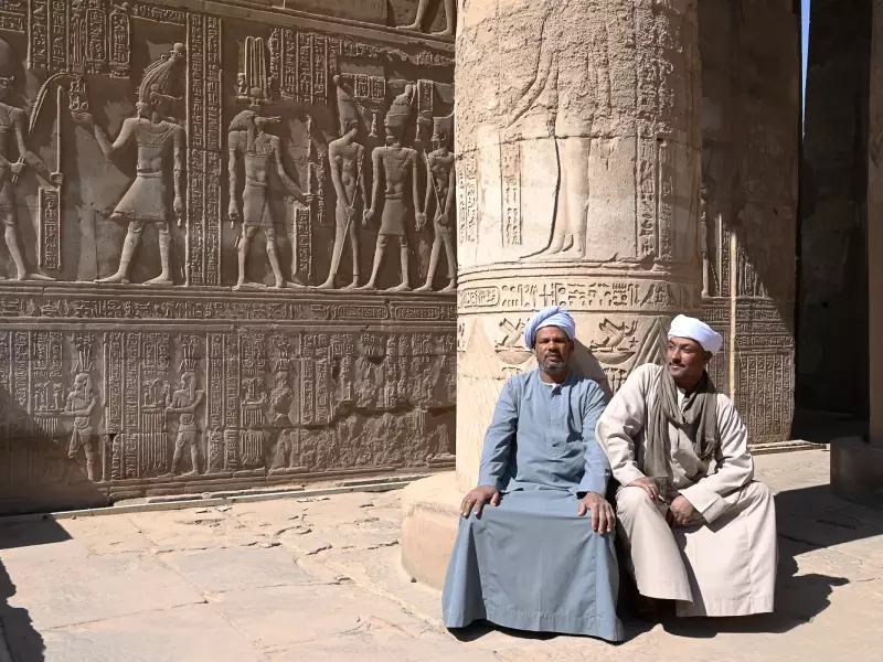 Egyptiens au temple de Kom Ombo, &copy; Robert Dompnier 