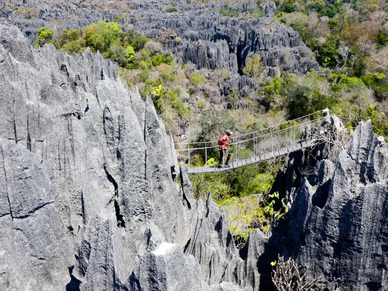 Ponts suspendus dans les Grands Tsingy de Bemaraha - Madagascar, &copy; Julien Erster - TIRAWA 