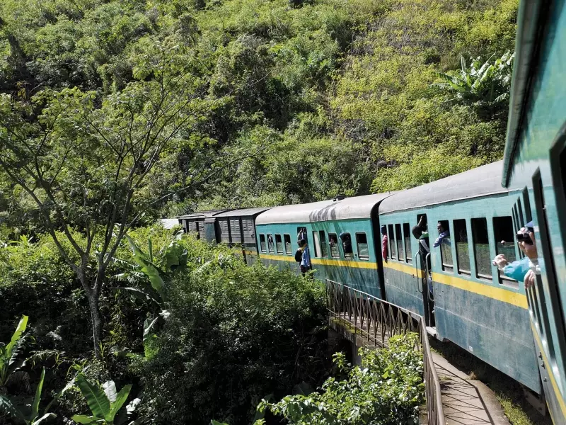 Train pittoresque entre Fianarantsoa et Manakara, Madagascar, &copy; Julien Erster - TIRAWA 