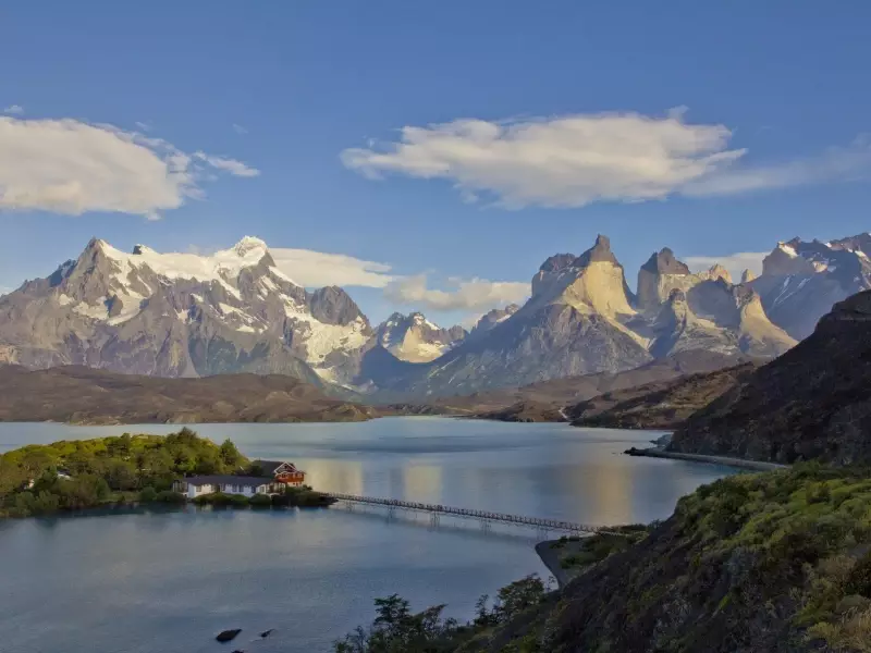 Panorama sur le massif du Paine et le lac Pehoe - Chili, &copy; Christian Juni - TIRAWA 