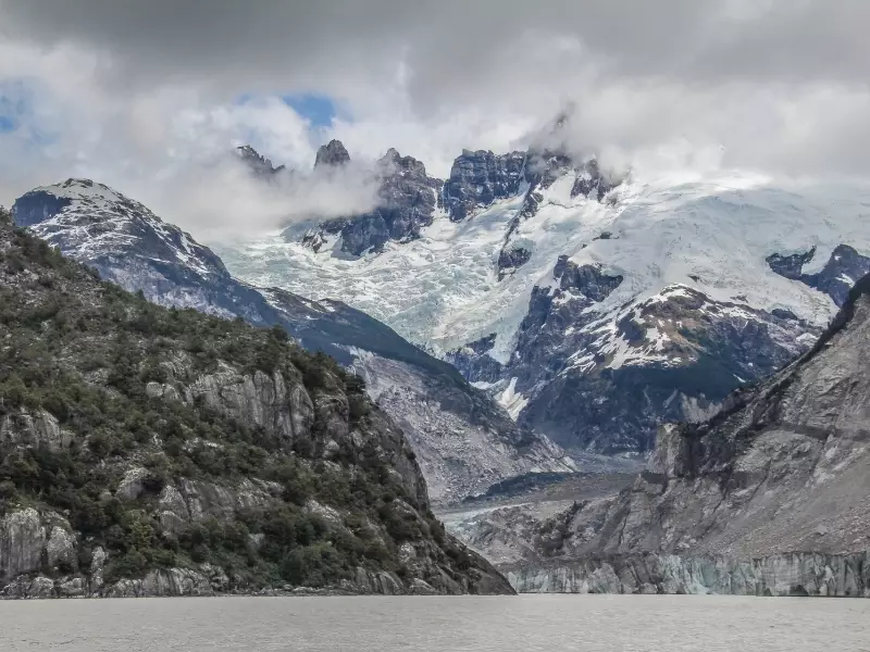 Les Andes dominent le lac Fiero - Chili, &copy; Christian Juni - TIRAWA 