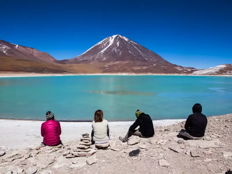 Au bord de la laguna Verde - Bolivie, &copy; Christian Leroy - Tirawa 