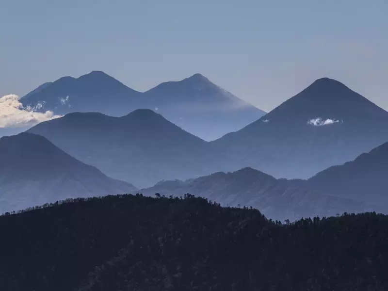 Vue sur la Cordillère Volcanique depuis le sommet du San Pedro - Guatemala, &copy; Christian Leroy - TIRAWA 