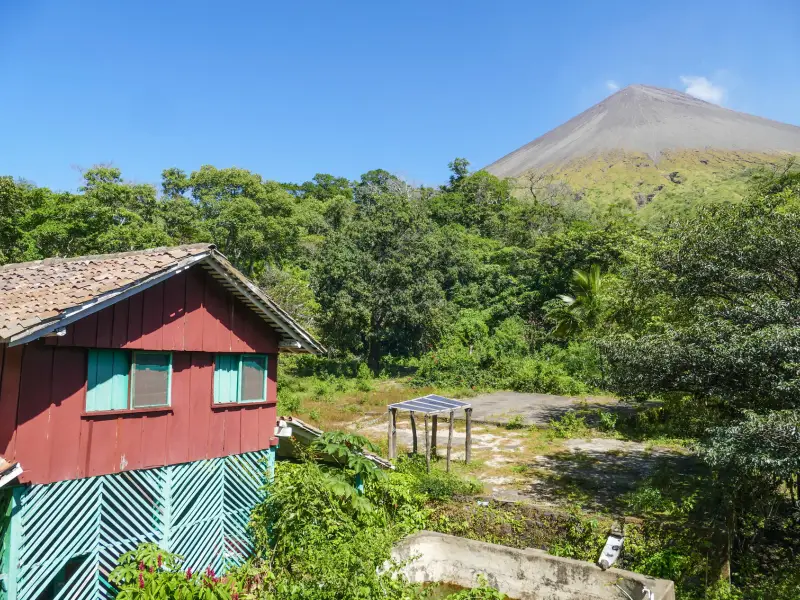 Le volcan San Cristobal depuis la finca Las rojas, &copy; Julien Freidel - TIRAWA 