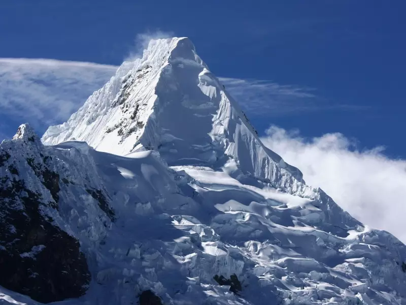 L'Alpamayo, considéré comme la plus belle montagne du monde !  Pérou, &copy; Julien Freidel - TIRAWA 