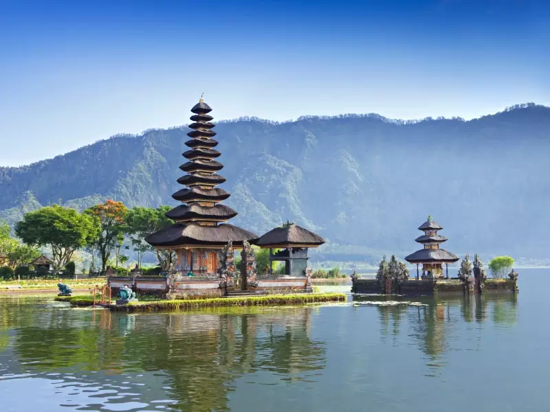 Temple Ulun Danau Bratan à Bali, Indonésie, &copy; saiko3p_Istock 
