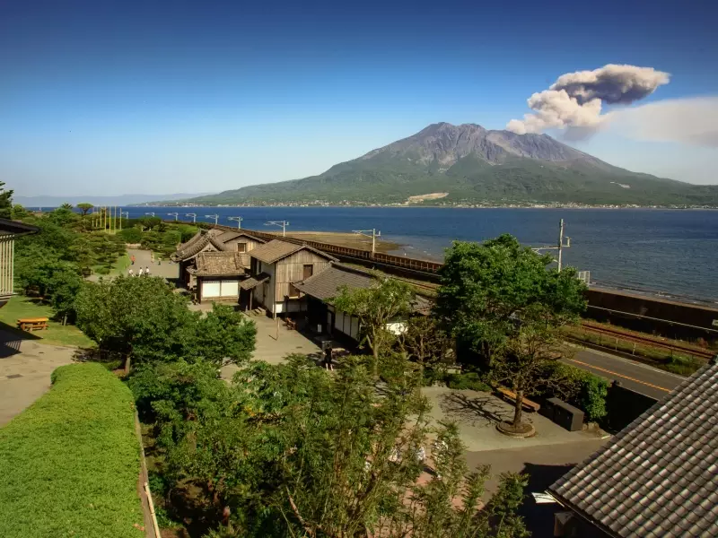 Volcan Sakurajima depuis le jardin de Sengan-en - Japon, &copy; Luciano Lepre 