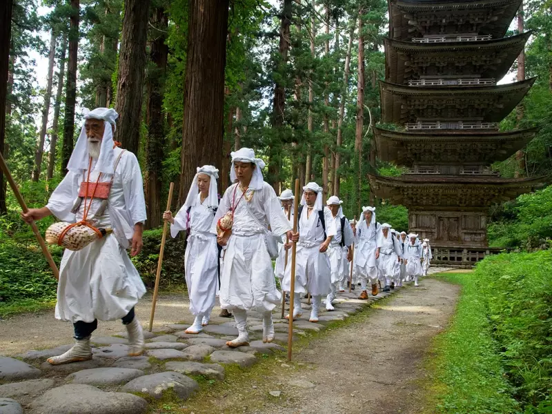 Pèlerins sur les chemins sacrés de Dewa Sanzan - Japon, &copy; Luciano Lepre 