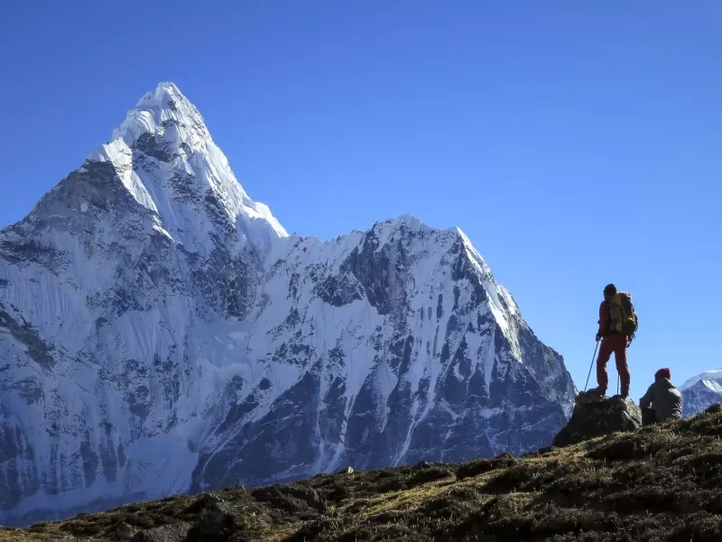 Contemplation sous la face Nord de l'Ama Dablam - Népal, &copy; Emmanuel Cauchy - Ifremmont 