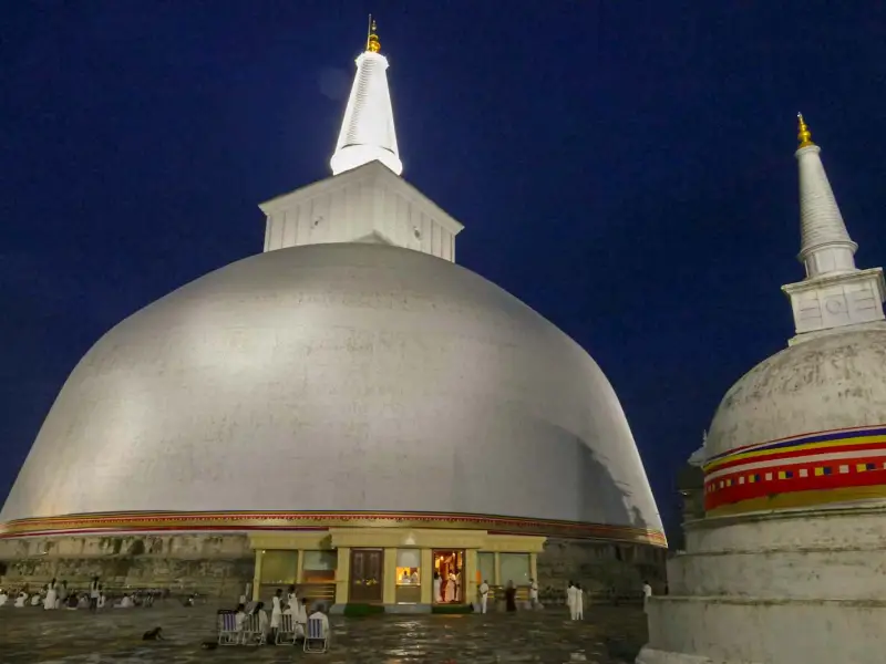 Stupa - Anuradhapura, &copy; Gautier Renault - Tirawa 