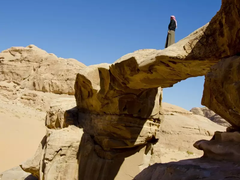 Désert du Wadi Rum, arche d'Umm Fruth - Jordanie, &copy; Julien Erster - TIRAWA 