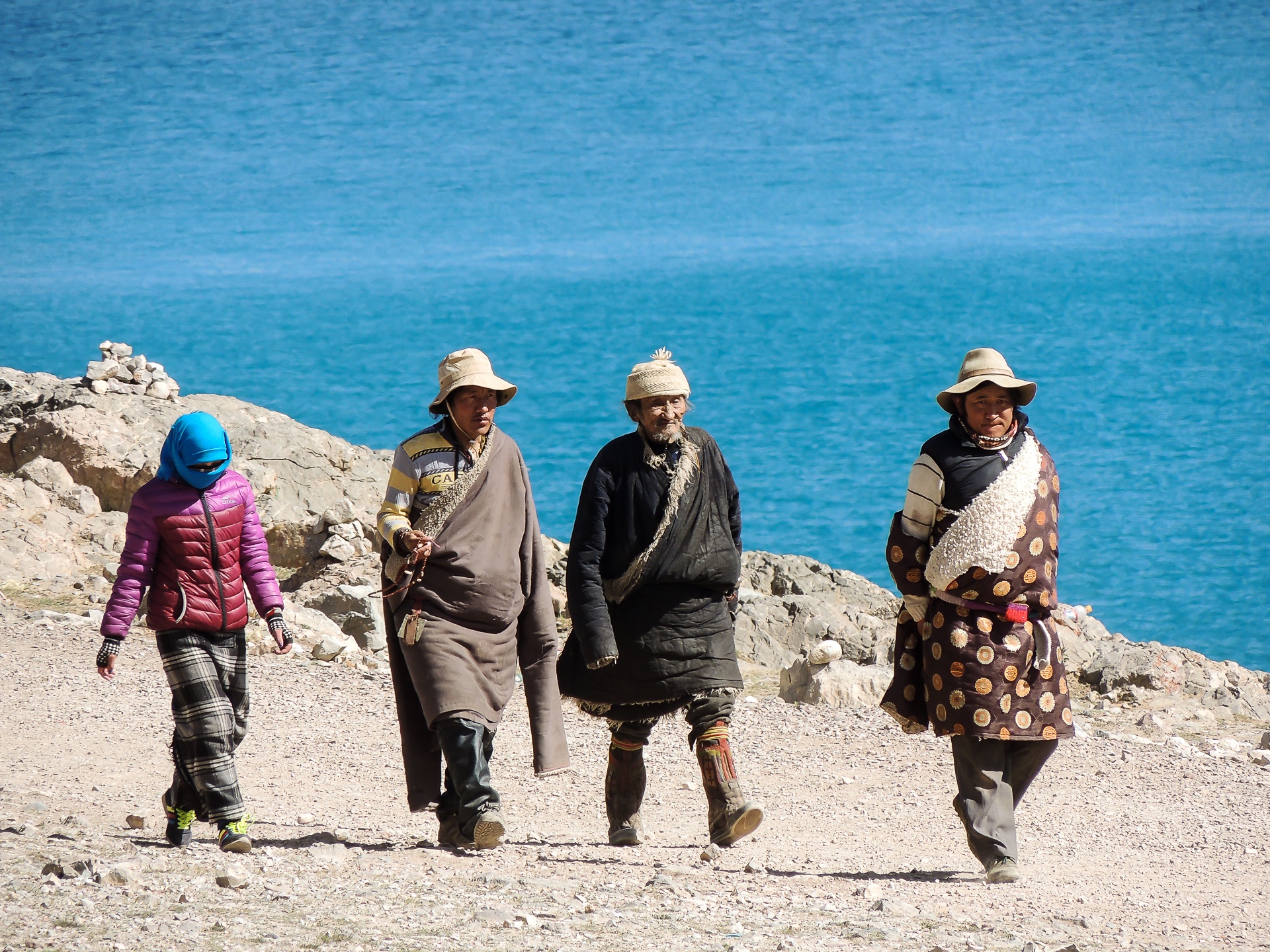 Pélerins autour du lac Namtso