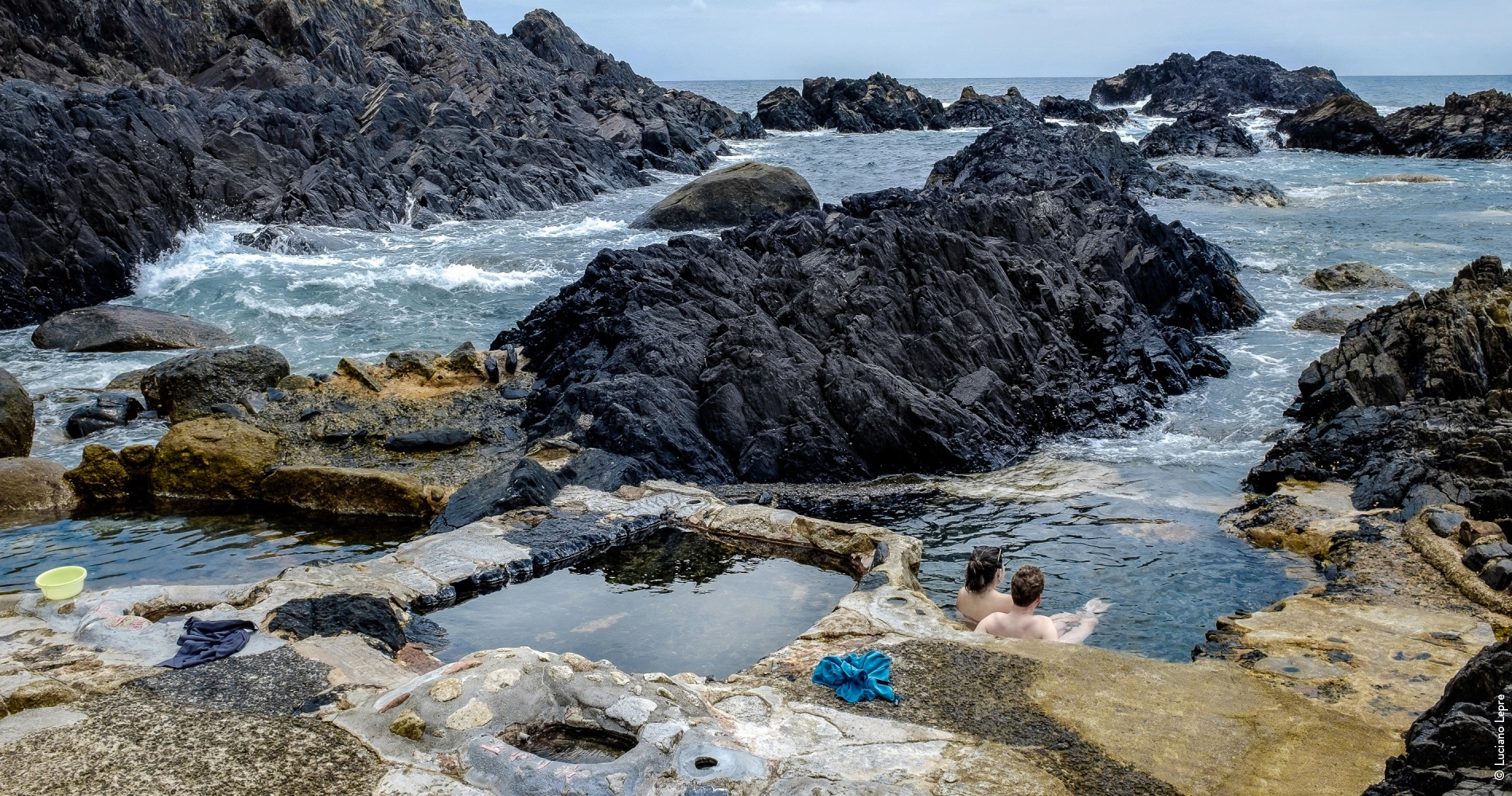 Onsen_extérieur_ Yakushima_Japon