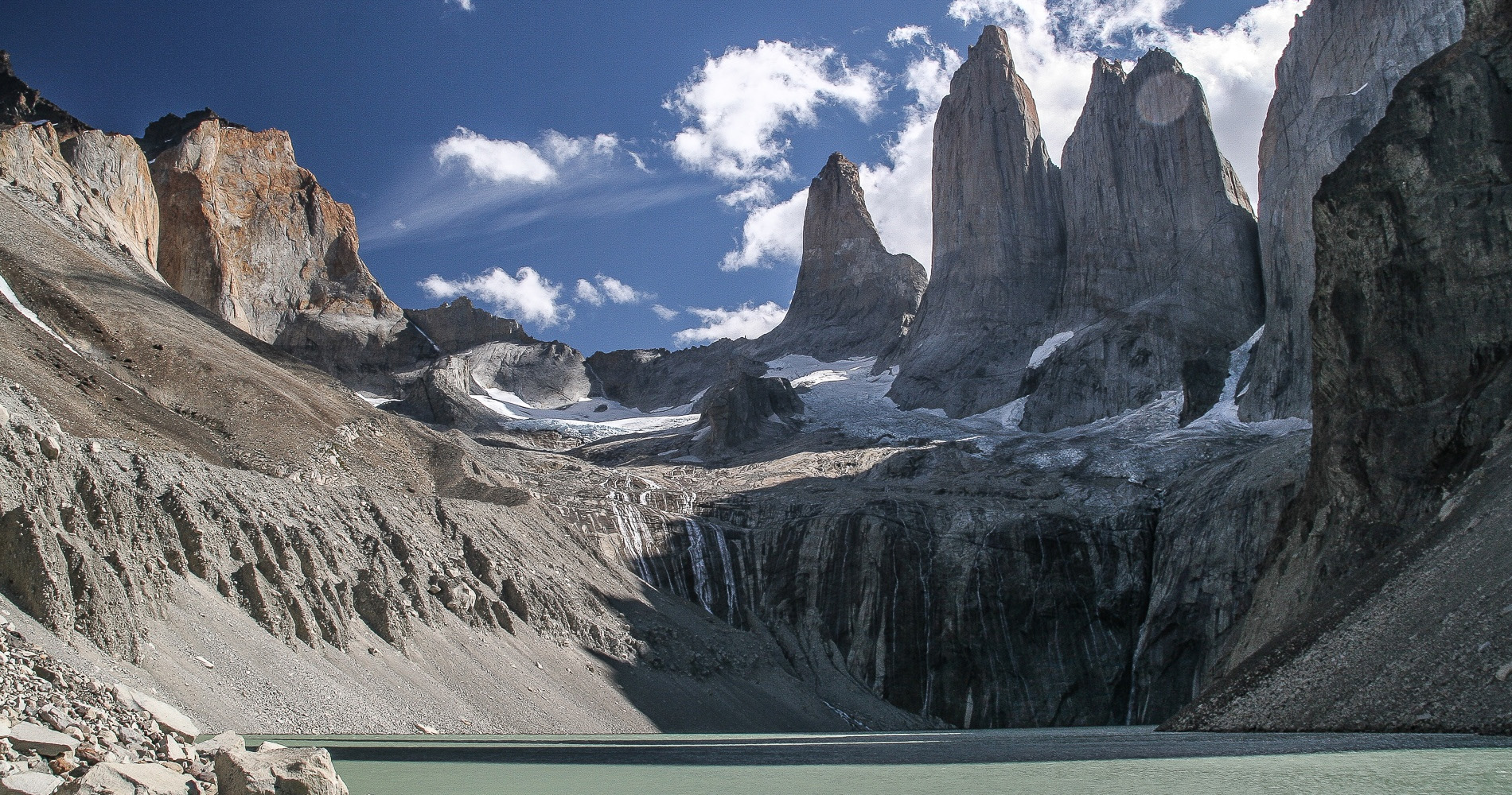 Torres del Paine, au pied des 3 tours du Paine - Chili