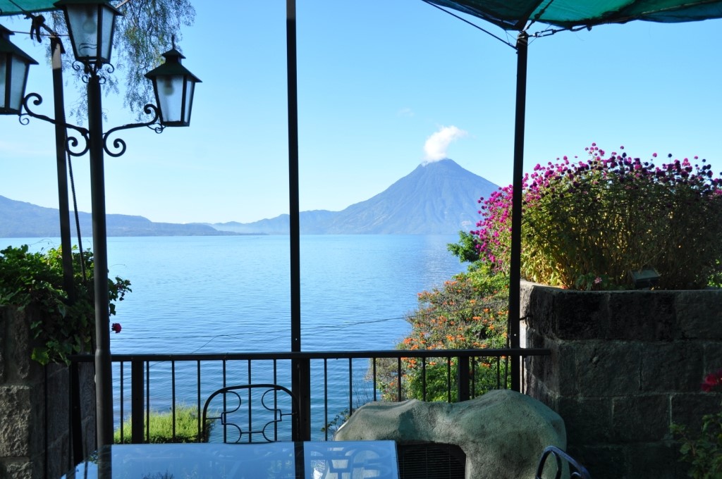 A Panajachel, vue le matin de notre hôtel sur le lac ATITLAN