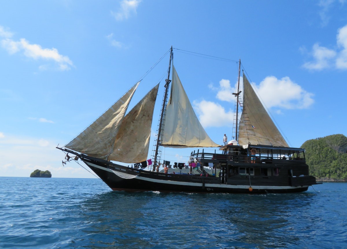 bateau traditionnel indonésien pour notre croisière raja ampat