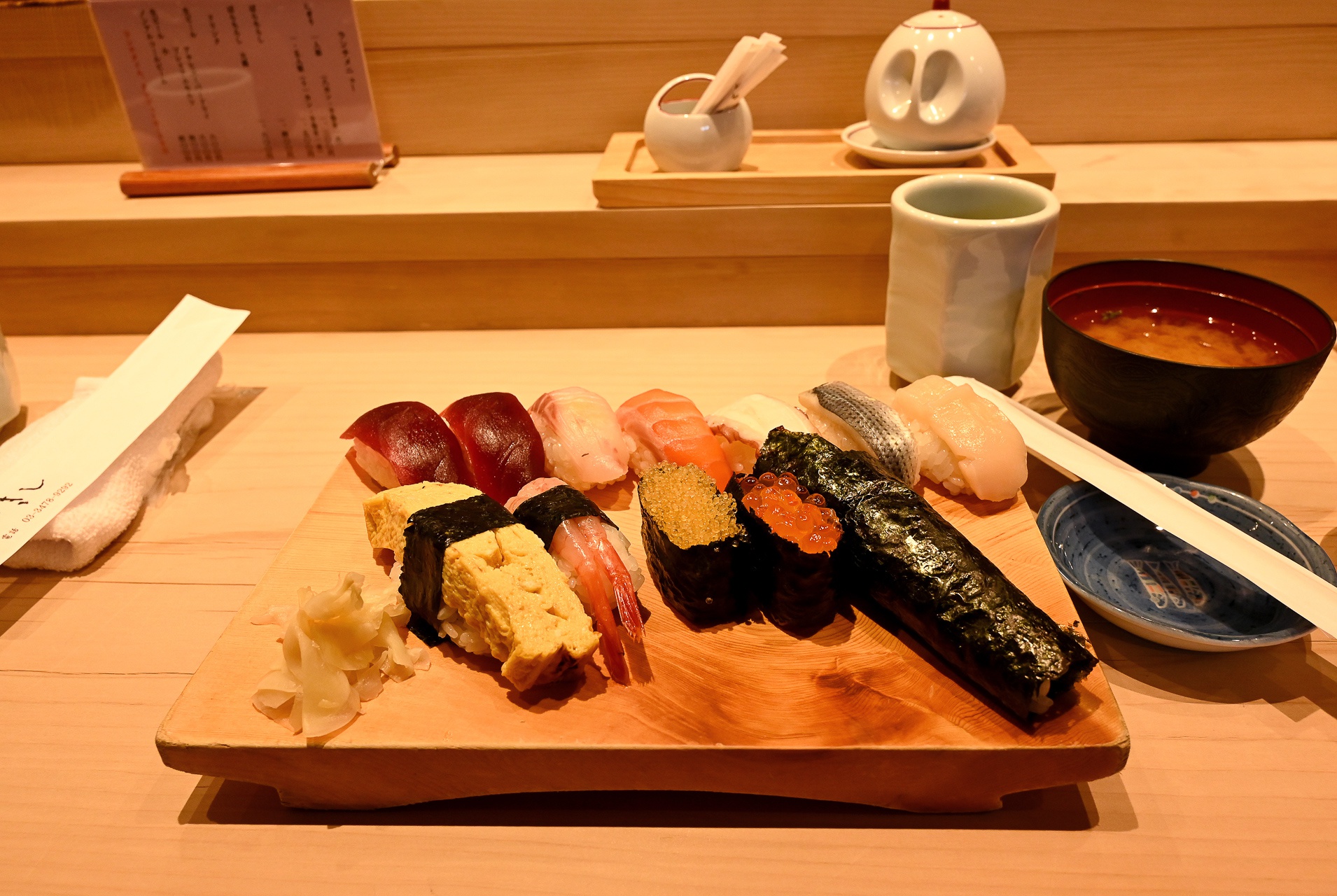 Repas traditionnel japonais dans un ryokan