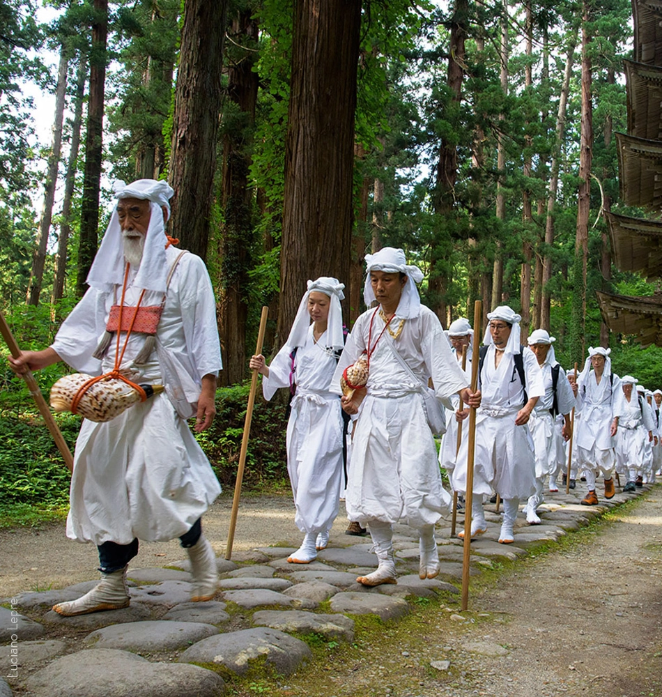 Pèlerins sur les chemins sacrés de Dewa Sanzan - Japon