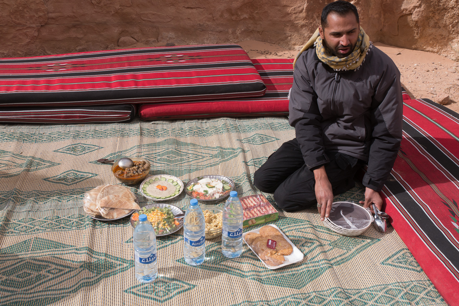 Notre guide Ahmad installe de lunch - Une semaine en Jordanie