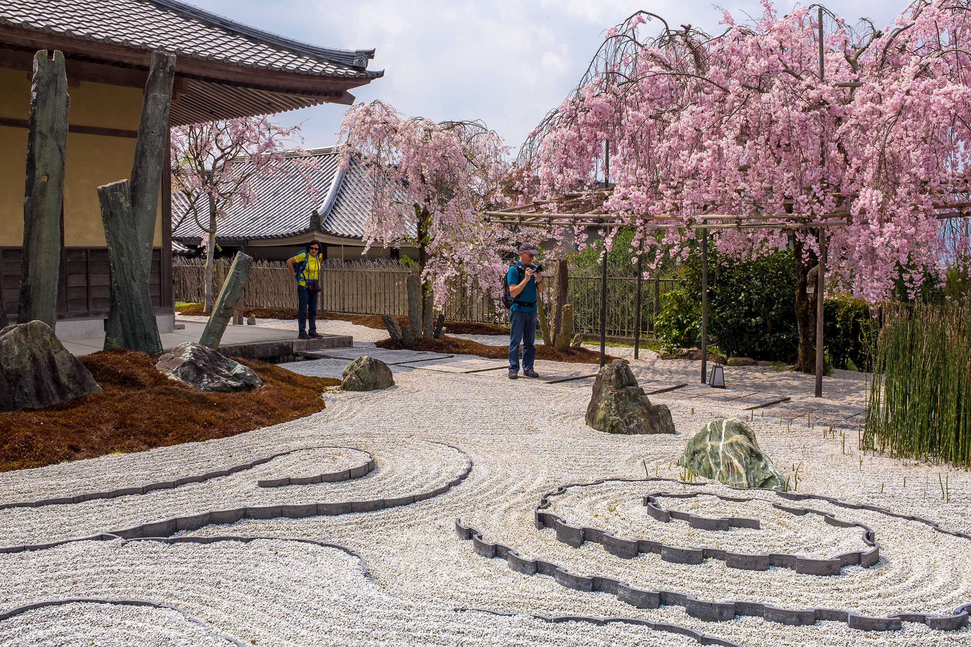 Le temple de Enkoji  de la secte Zen de Rinzai, fondé par le shogoun Tokugawa Ieyasu en  1601.