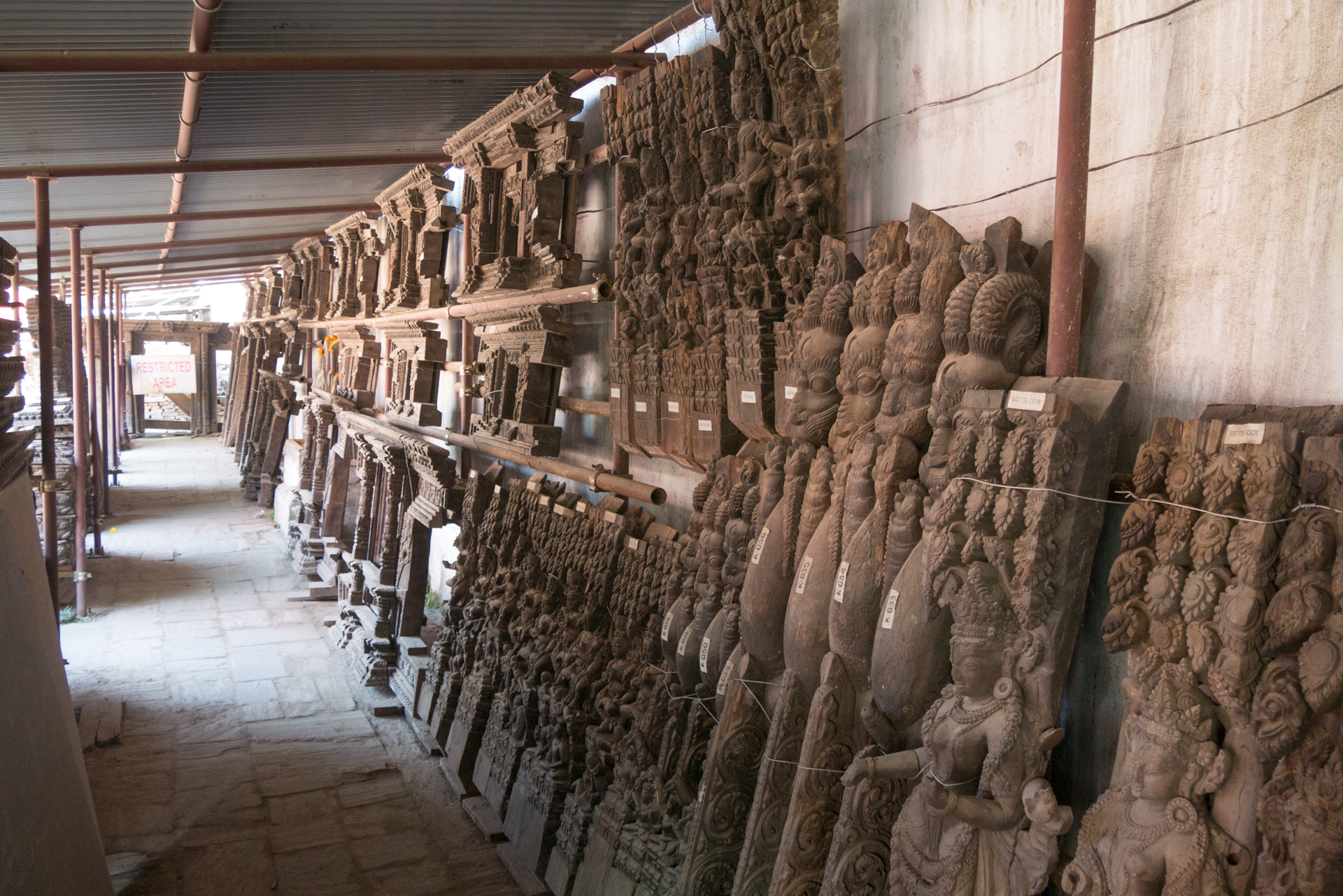 Les sculptures sont numérotées - La vallée de Kathmandu