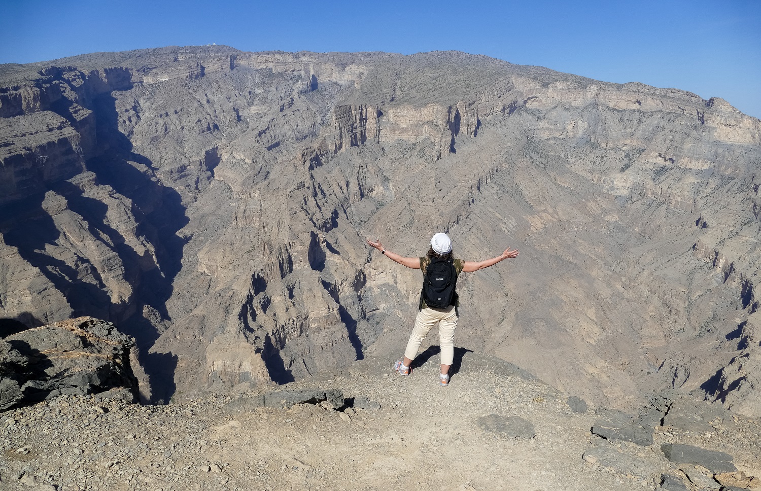 Panorama epoustouflant... en face, le point culminant d'Oman, le Djebel Shams - Oman, Trésor caché