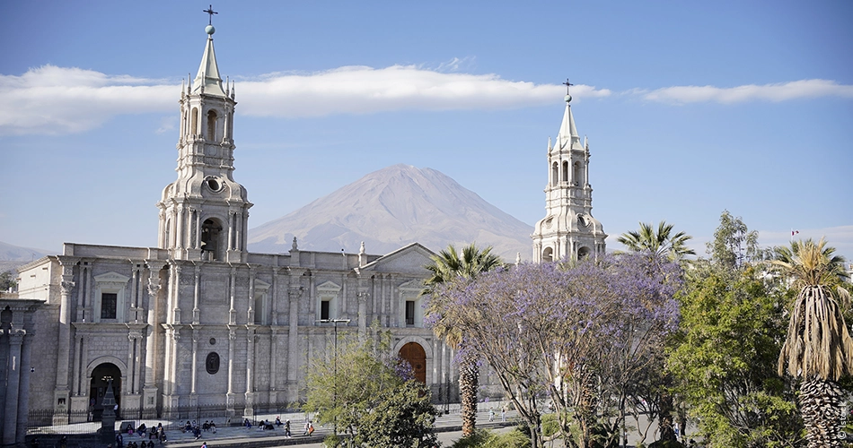 Cathédrale Arequipa sur la place d'Armes