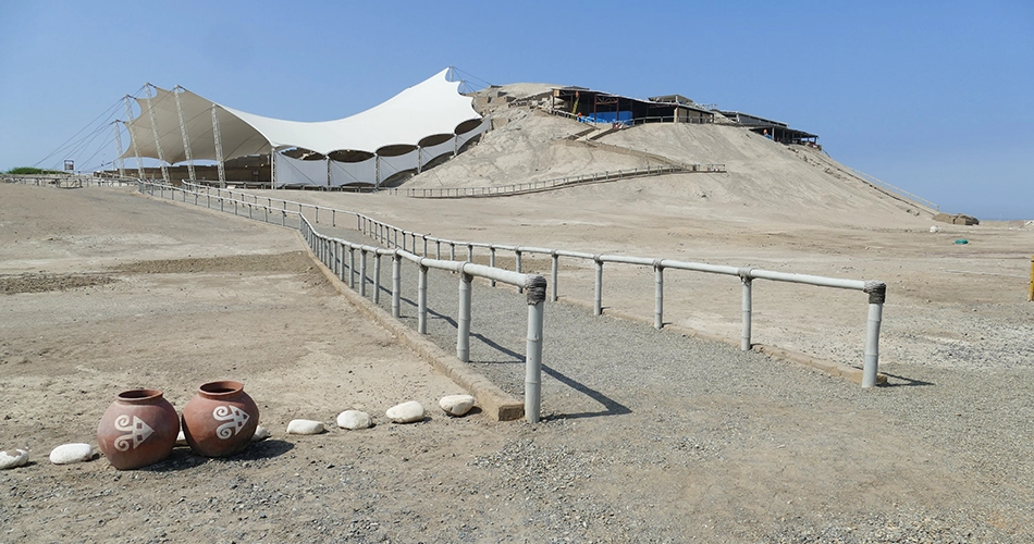 Trujillo_huaca_del_Brujo