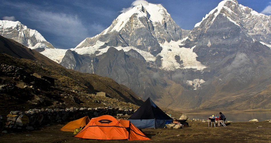 Camp de rêve au-dessus de la lagune Carhuacocha - Pérou