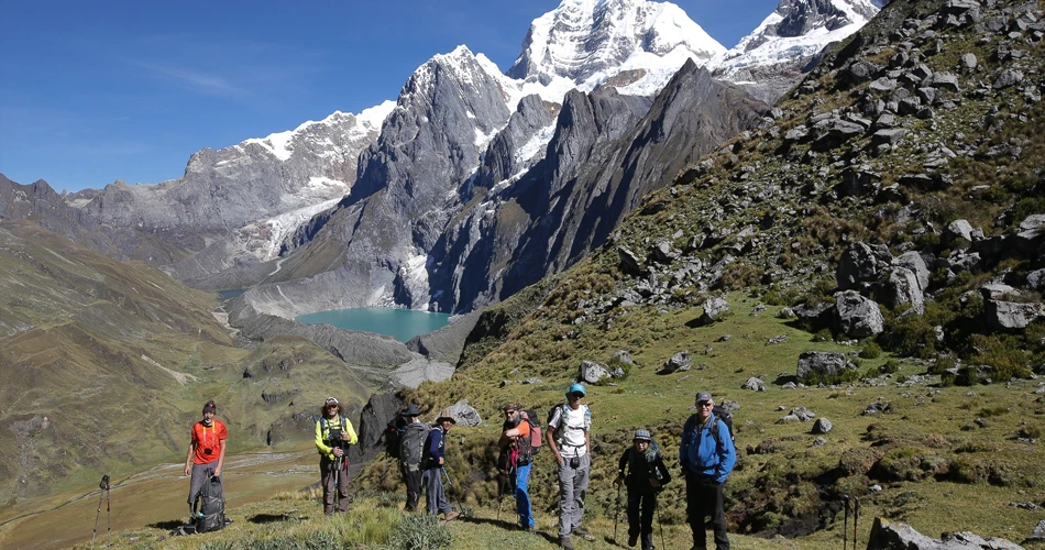 Descente vers la lagune Carhuacocha - Pérou